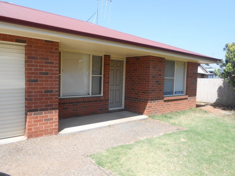 4/35A Cecile Street, Parkes NSW 2870