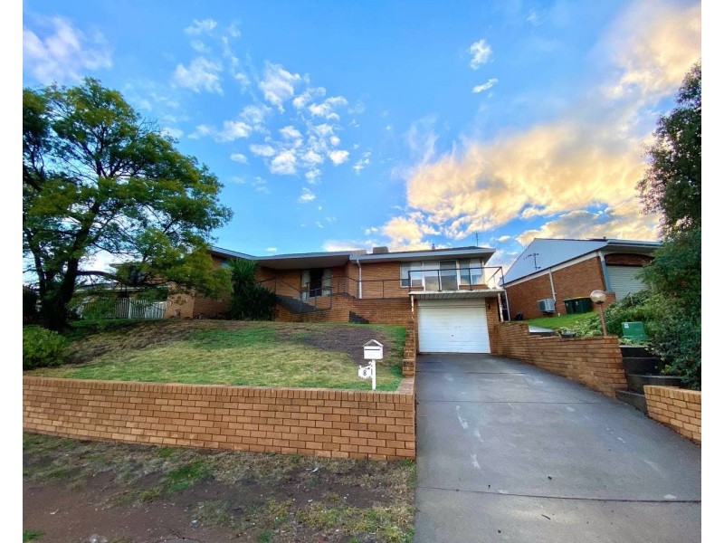 8 Glenwarrie Place, Parkes NSW 2870
