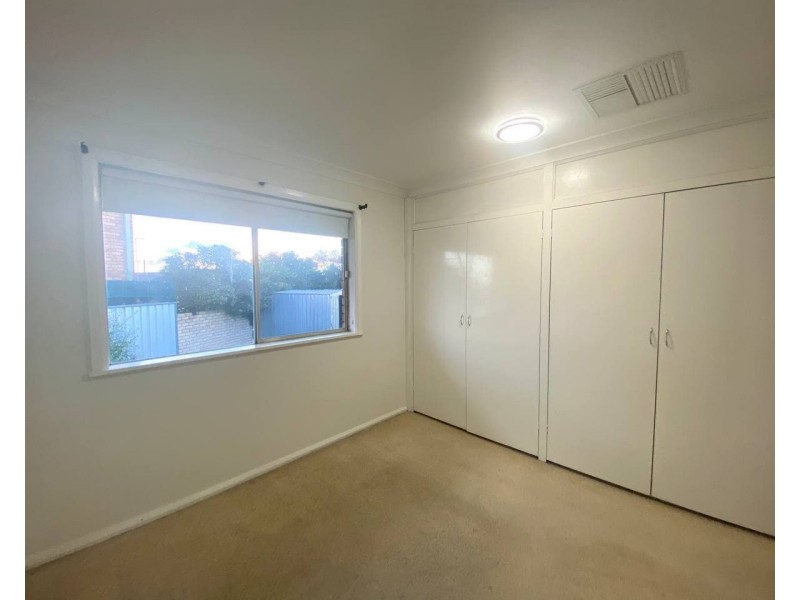 8 Glenwarrie Place, Parkes NSW 2870