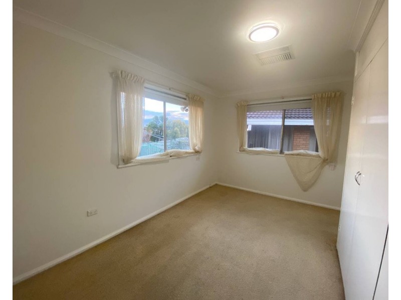 8 Glenwarrie Place, Parkes NSW 2870