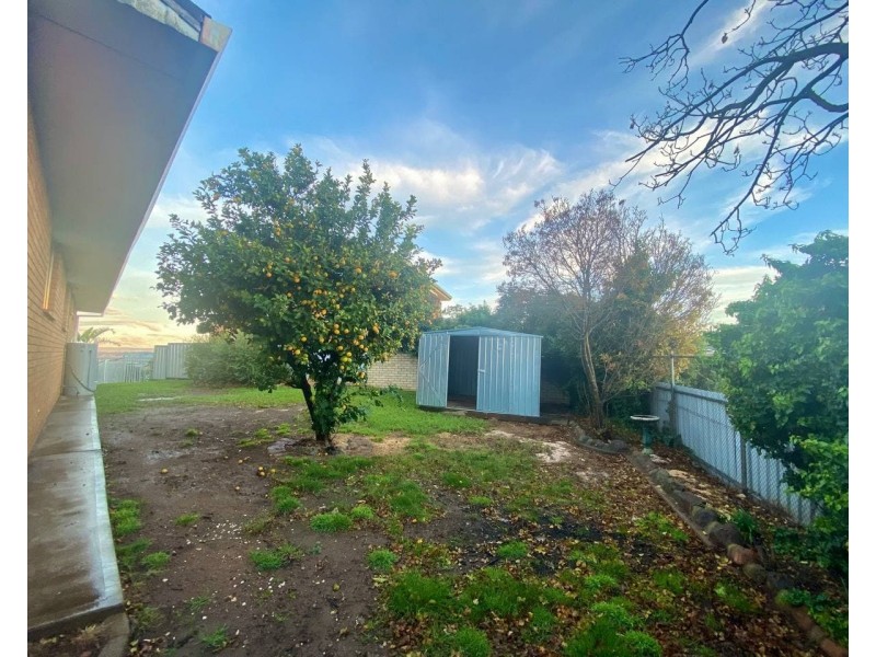 8 Glenwarrie Place, Parkes NSW 2870