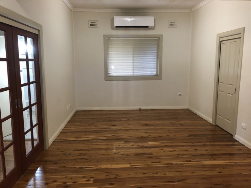 103 Boori Street, Peak Hill NSW 2869