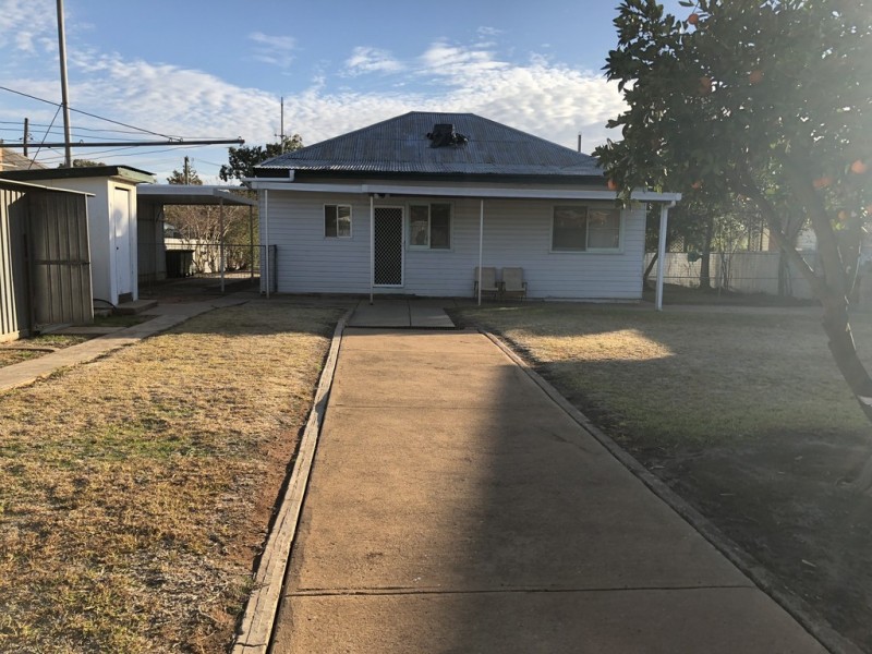 103 Boori Street, Peak Hill NSW 2869