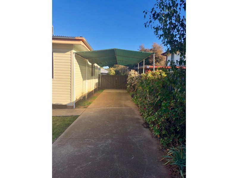 12 Wilga Street, Parkes NSW 2870