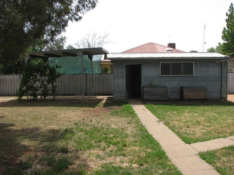 27 Grenfell St, Forbes NSW 2871