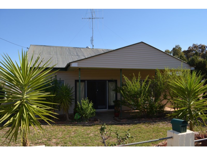19 Reid Street, Parkes NSW 2870