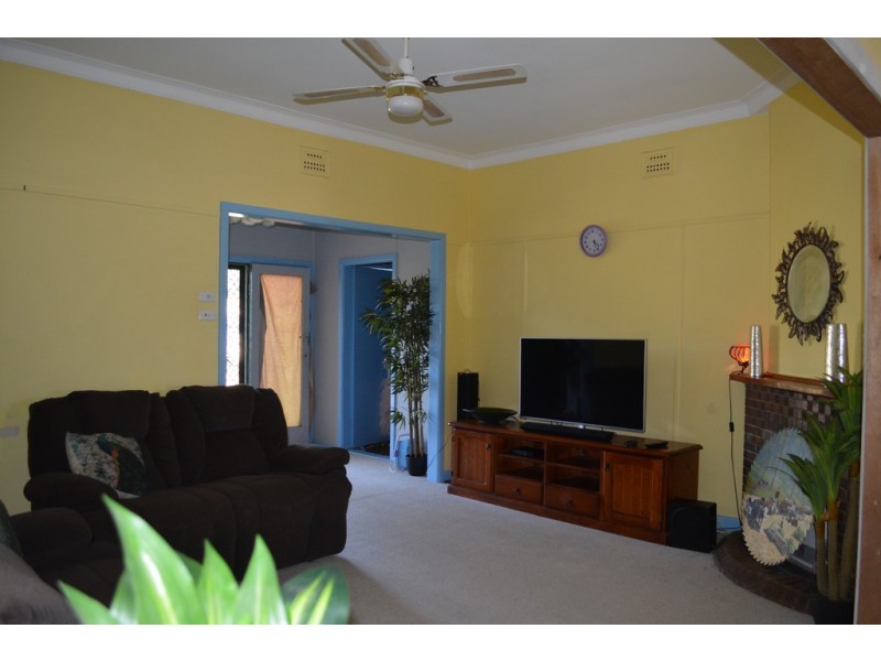 19 Reid Street, Parkes NSW 2870