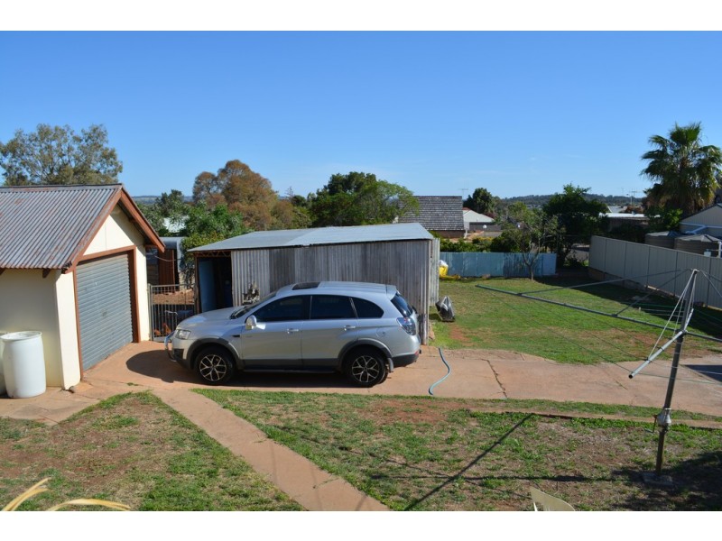19 Reid Street, Parkes NSW 2870