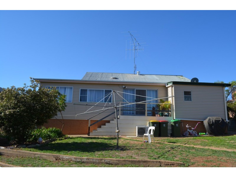 19 Reid Street, Parkes NSW 2870