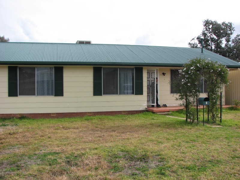 2 Rae, Forbes NSW 2871