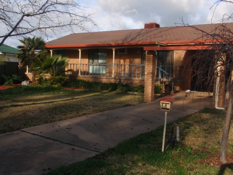 44 Show Street, Forbes NSW 2871