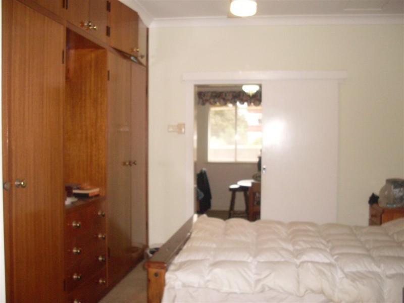 2 Station Street, Parkes NSW 2870