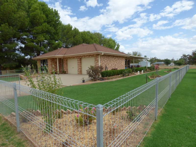 2 Oberon Street, Eugowra NSW 2806