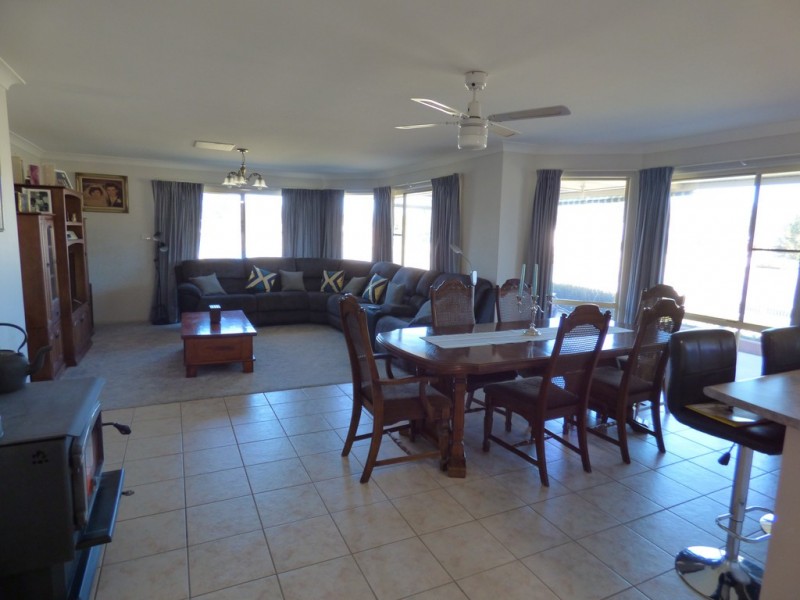 2 Oberon Street, Eugowra NSW 2806