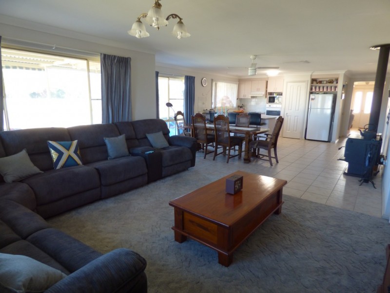 2 Oberon Street, Eugowra NSW 2806