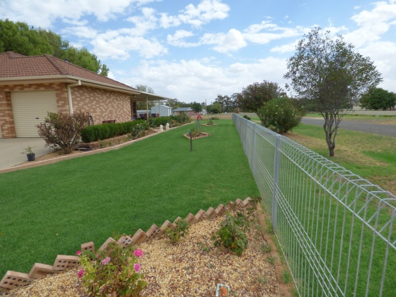 2 Oberon Street, Eugowra NSW 2806