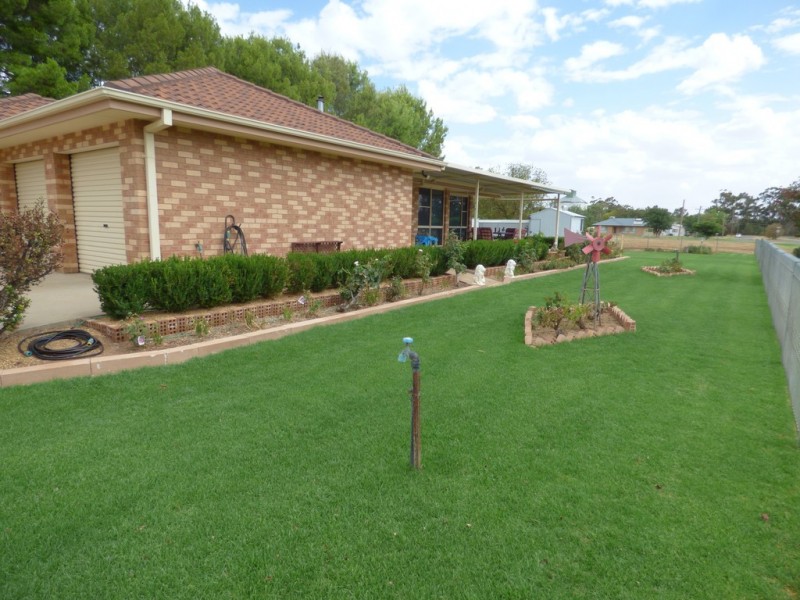 2 Oberon Street, Eugowra NSW 2806