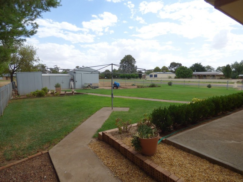 2 Oberon Street, Eugowra NSW 2806