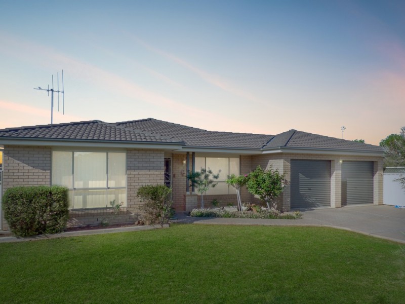 1A Mcmillan Place, Forbes NSW 2871