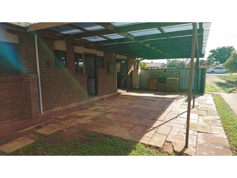 45 Brolgan Road, Parkes NSW 2870