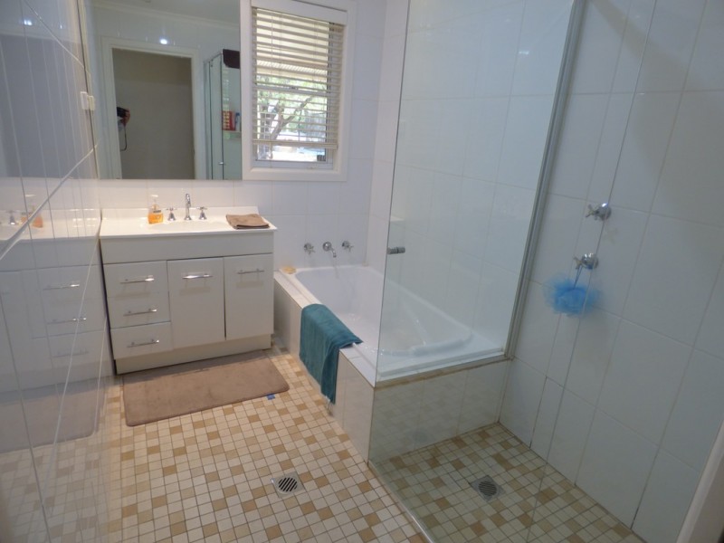 77 Church Street, Forbes NSW 2871