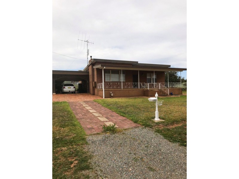 122 Victoria Street, Parkes NSW 2870