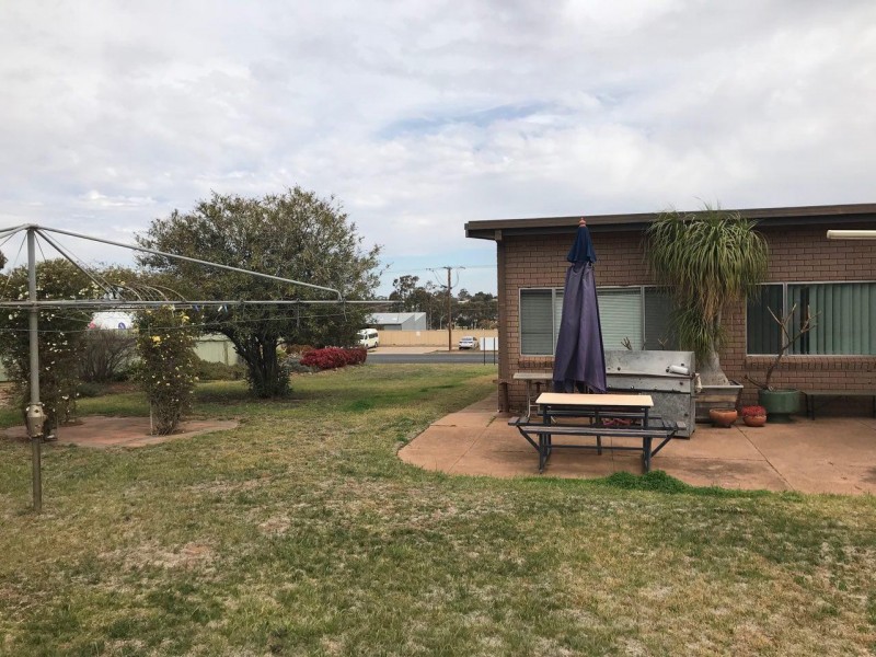 122 Victoria Street, Parkes NSW 2870