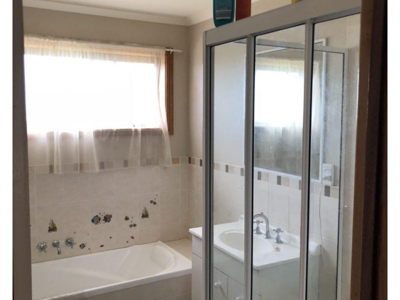 120 Boori Street, Peak Hill NSW 2869