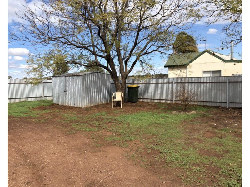 120 Boori Street, Peak Hill NSW 2869