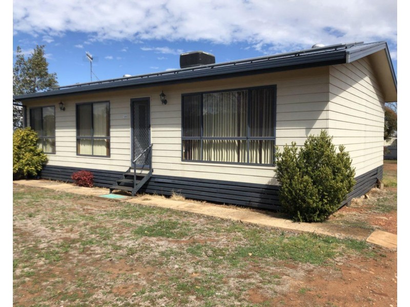 120 Boori Street, Peak Hill NSW 2869