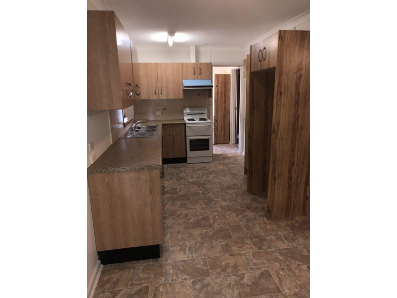 9 Faull Cres, Parkes NSW 2870