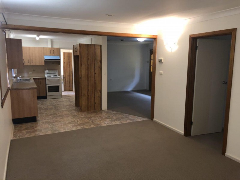 9 Faull Cres, Parkes NSW 2870