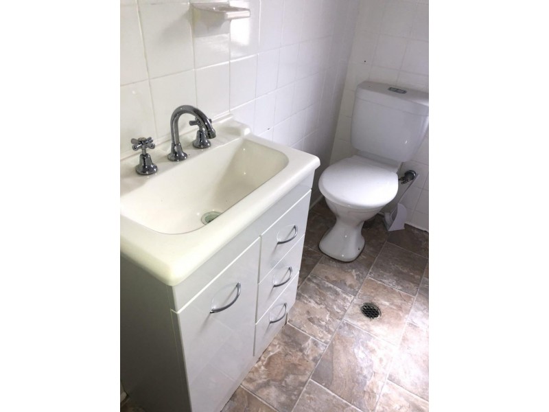 9 Faull Cres, Parkes NSW 2870