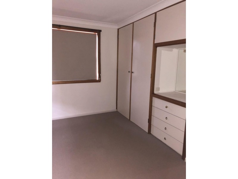 9 Faull Cres, Parkes NSW 2870