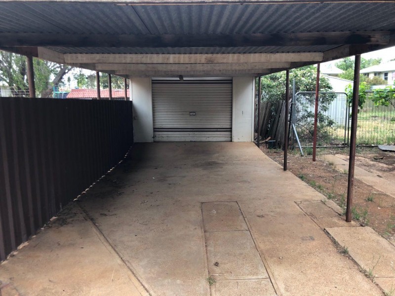 9 Faull Cres, Parkes NSW 2870