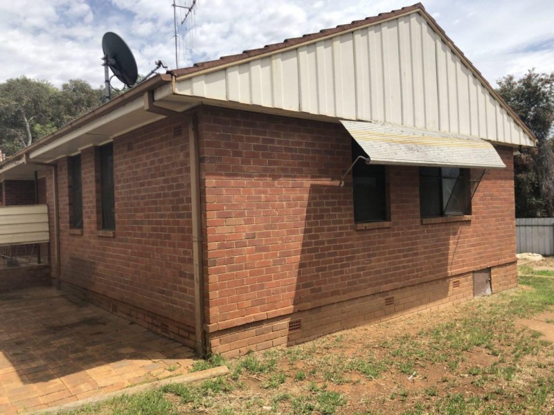 9 Faull Cres, Parkes NSW 2870