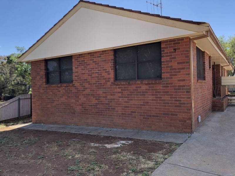 9 Faull Cres, Parkes NSW 2870