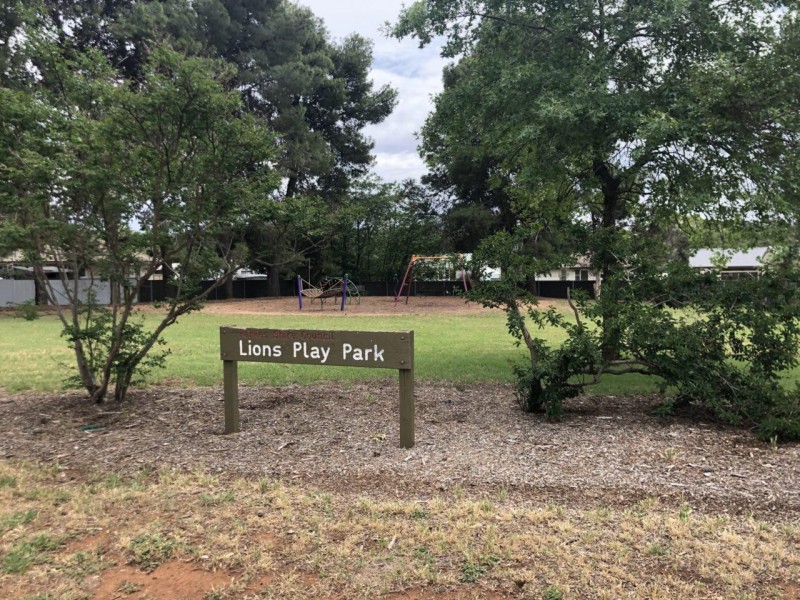 9 Faull Cres, Parkes NSW 2870