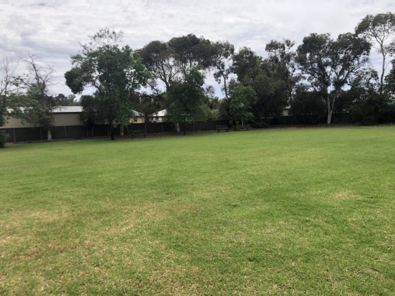 9 Faull Cres, Parkes NSW 2870