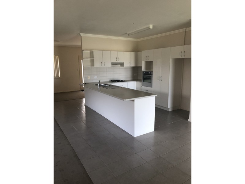 44 Best Street, Parkes NSW 2870