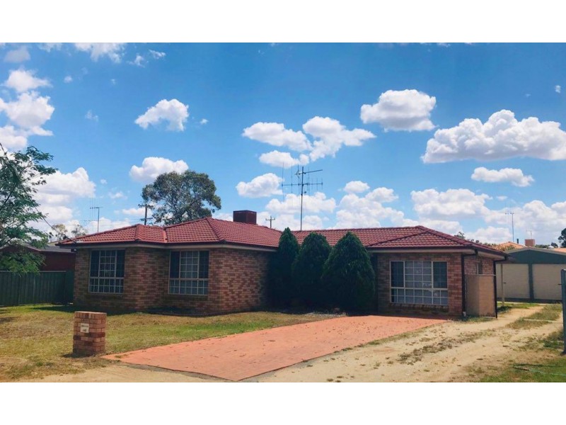 102 Dalton Street, Parkes NSW 2870