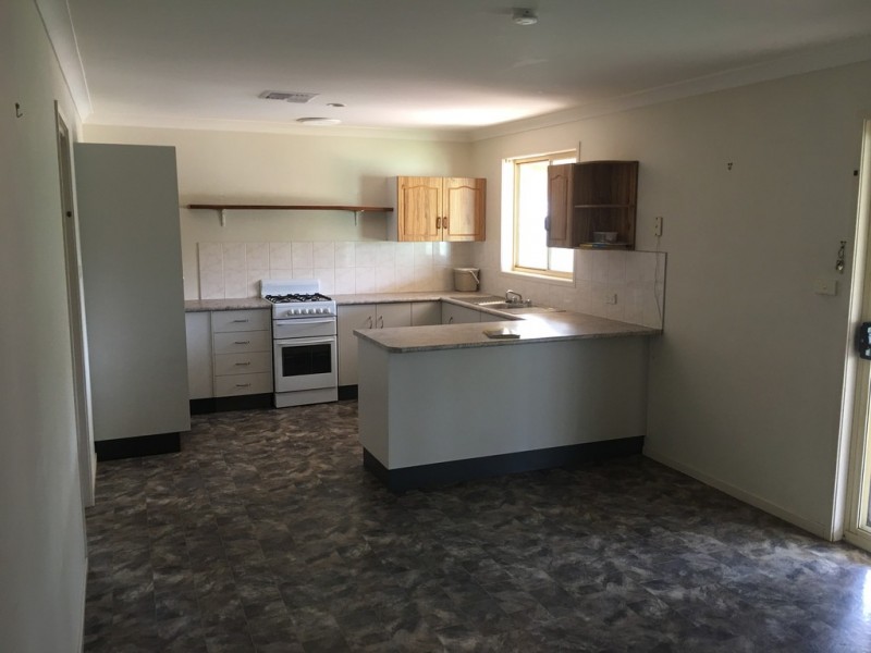102 Dalton Street, Parkes NSW 2870