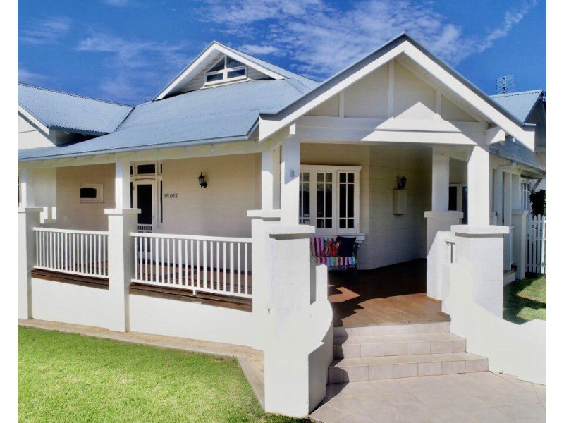 8 High Street, Parkes NSW 2870