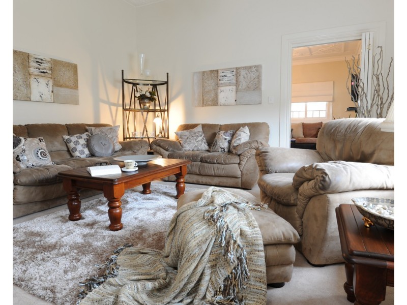 8 High Street, Parkes NSW 2870