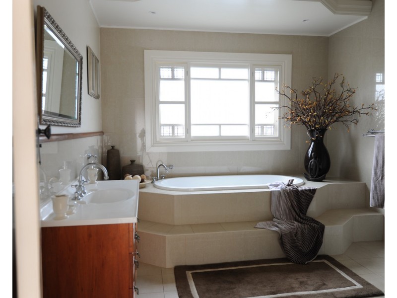 8 High Street, Parkes NSW 2870