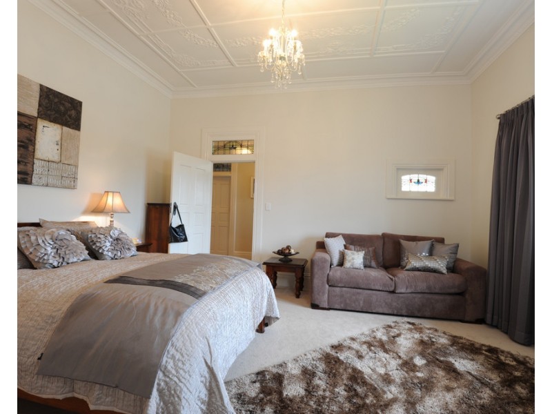 8 High Street, Parkes NSW 2870