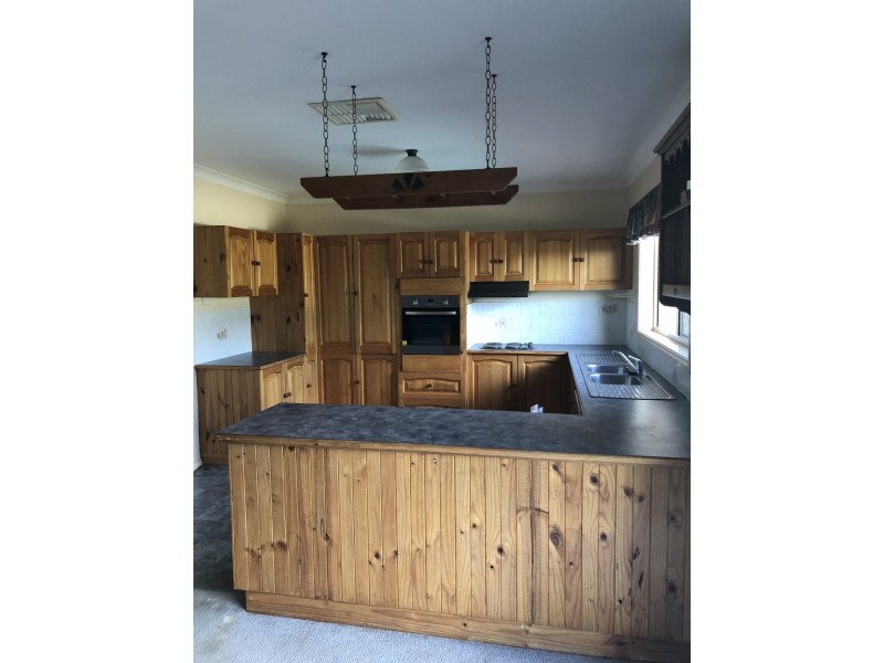 7 Glenburnie Close, Parkes NSW 2870
