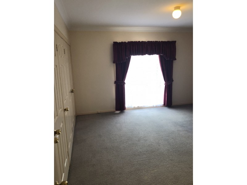 7 Glenburnie Close, Parkes NSW 2870