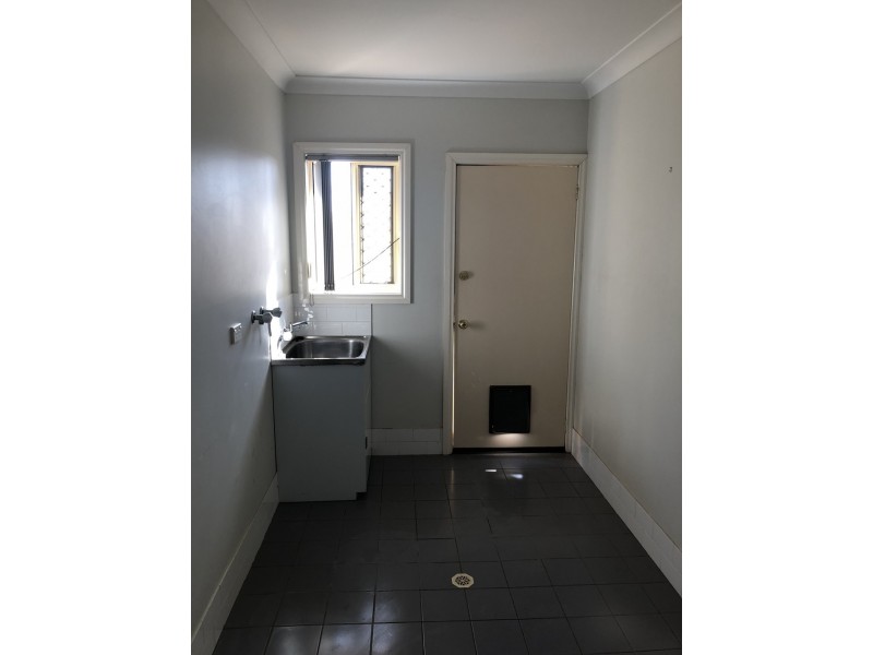 7 Glenburnie Close, Parkes NSW 2870