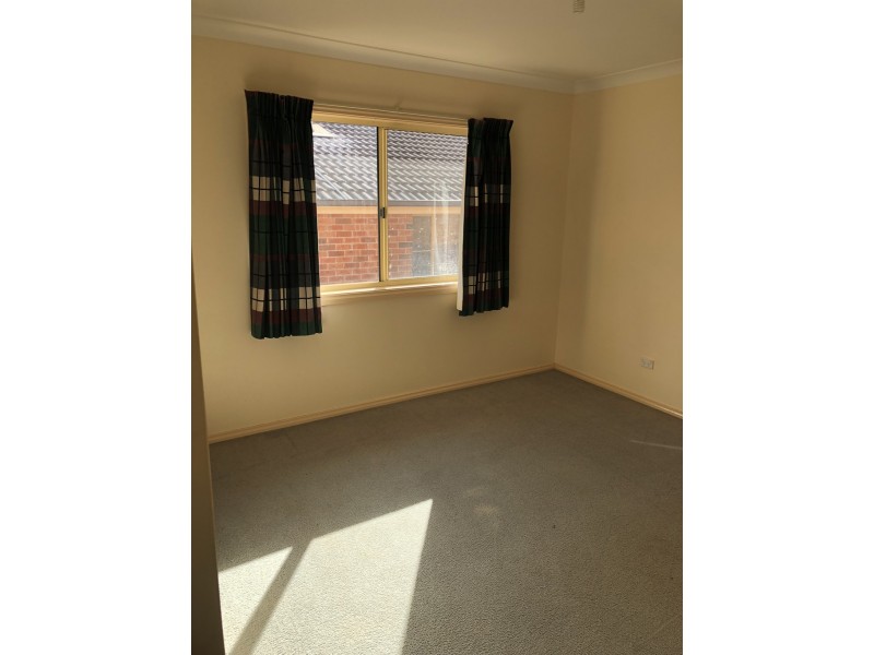 7 Glenburnie Close, Parkes NSW 2870